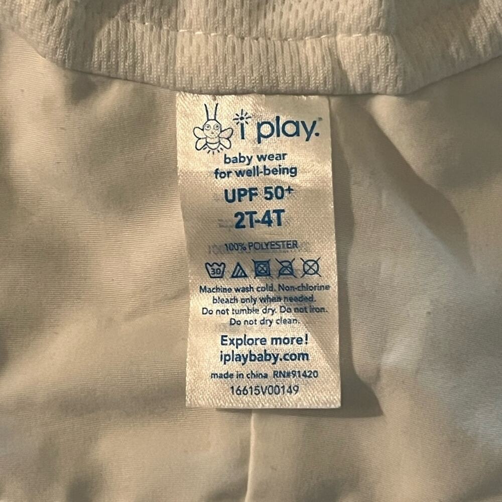 iPlay 
White UPF hat 
Adjustable ties - Picture 6 of 7